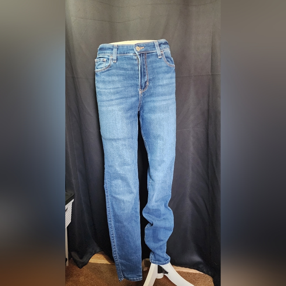 Hollister High Rise Super Skinny Size 28 Long